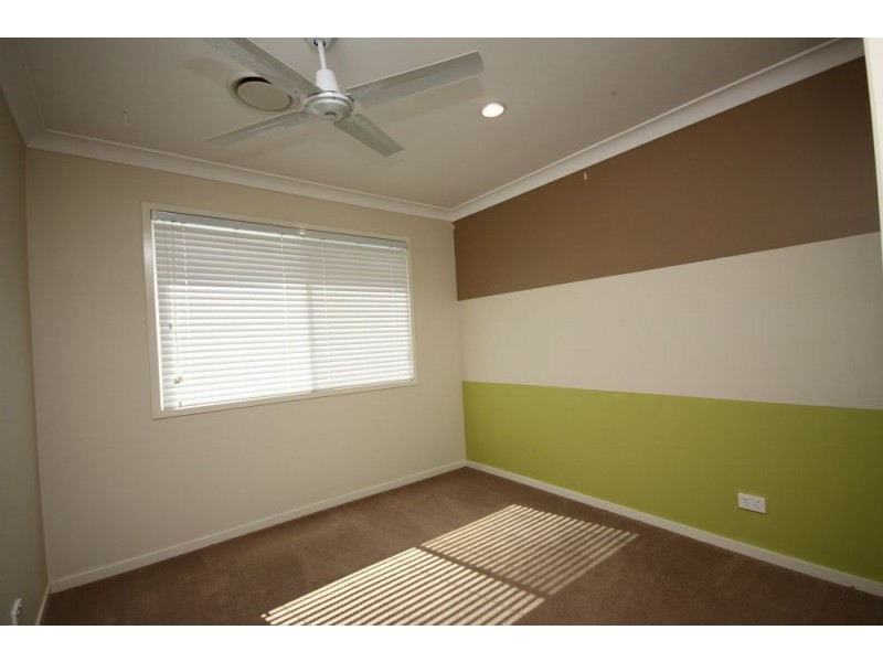 82b Compass Drive, Biggera Waters QLD 4216