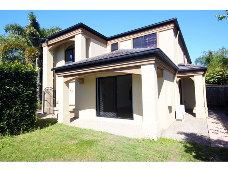 1/68 Broad Street, Labrador QLD 4215