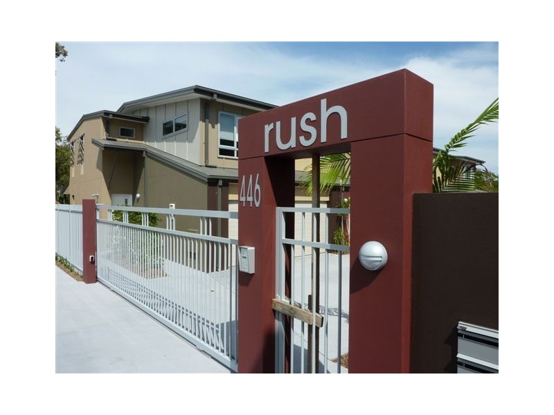 446 Pine Ridge Road, Coombabah QLD 4216