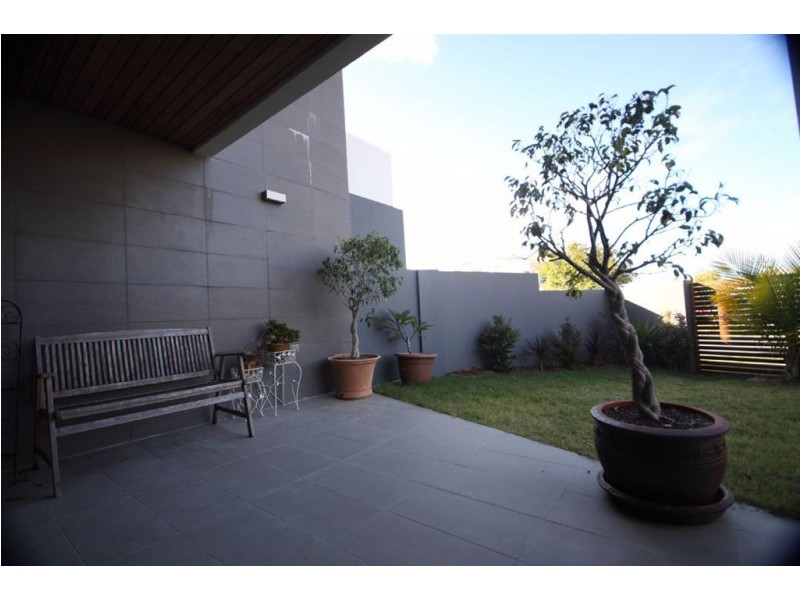 2/46 Compass, Biggera Waters QLD 4216
