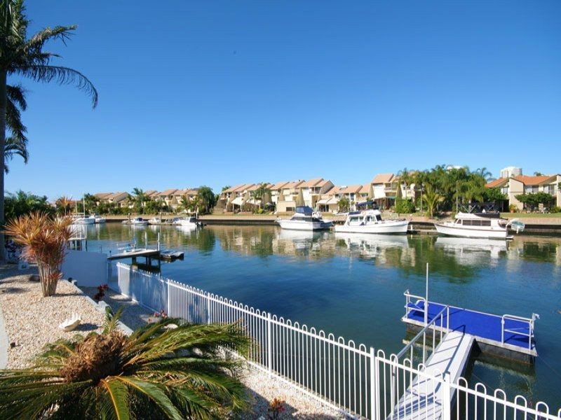 28 Sundance Way, Runaway Bay QLD 4216