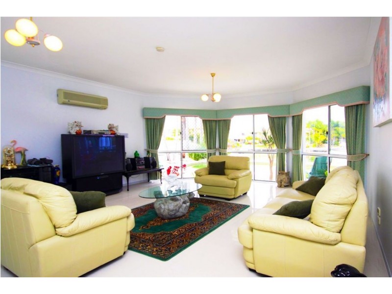 28 Sundance Way, Runaway Bay QLD 4216