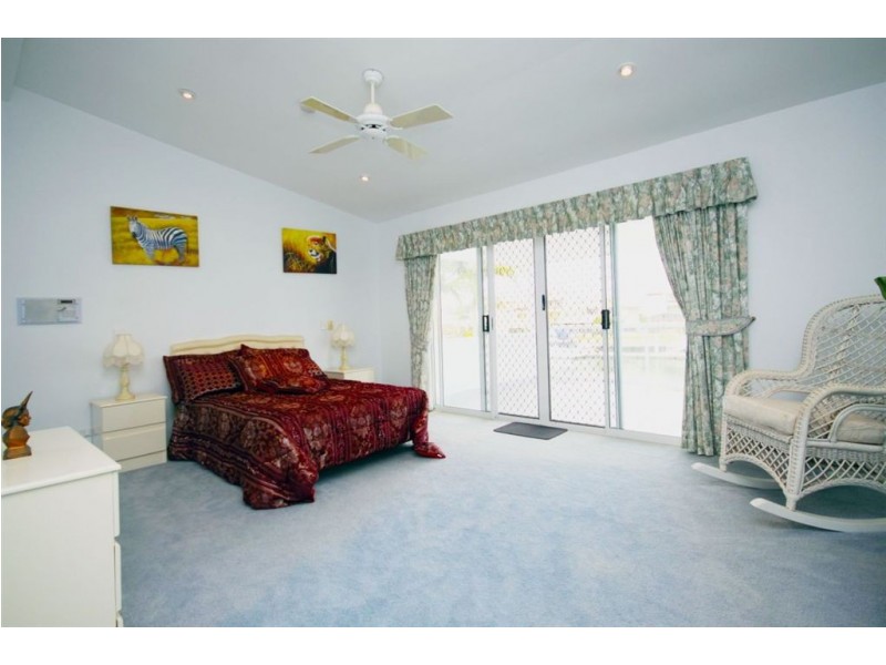 28 Sundance Way, Runaway Bay QLD 4216