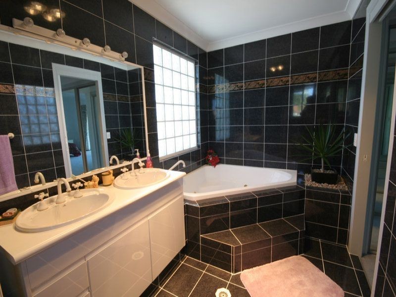 28 Sundance Way, Runaway Bay QLD 4216