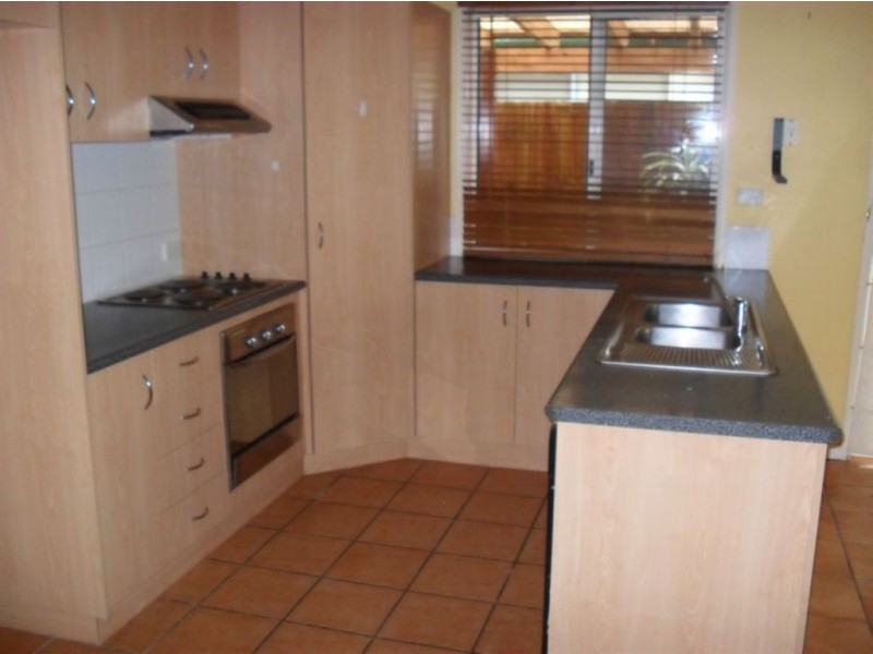 2/394 Pine Ridge, Coombabah QLD 4216