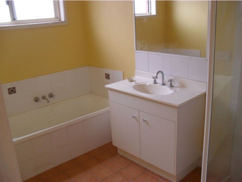 2/394 Pine Ridge, Coombabah QLD 4216