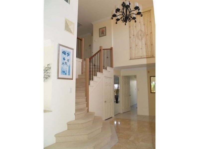 9 Folkstone Place, Runaway Bay QLD 4216