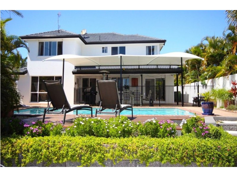 4 Grand Canal Way, Runaway Bay QLD 4216