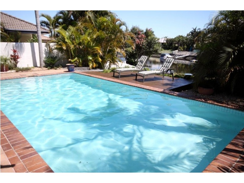 4 Grand Canal Way, Runaway Bay QLD 4216