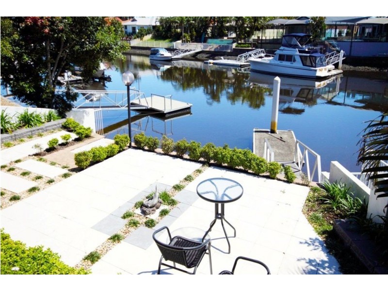 4 Grand Canal Way, Runaway Bay QLD 4216