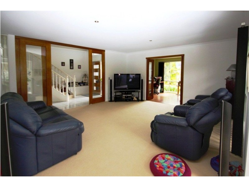 4 Grand Canal Way, Runaway Bay QLD 4216