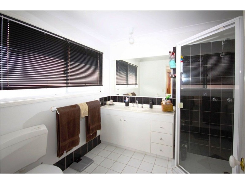 4 Grand Canal Way, Runaway Bay QLD 4216