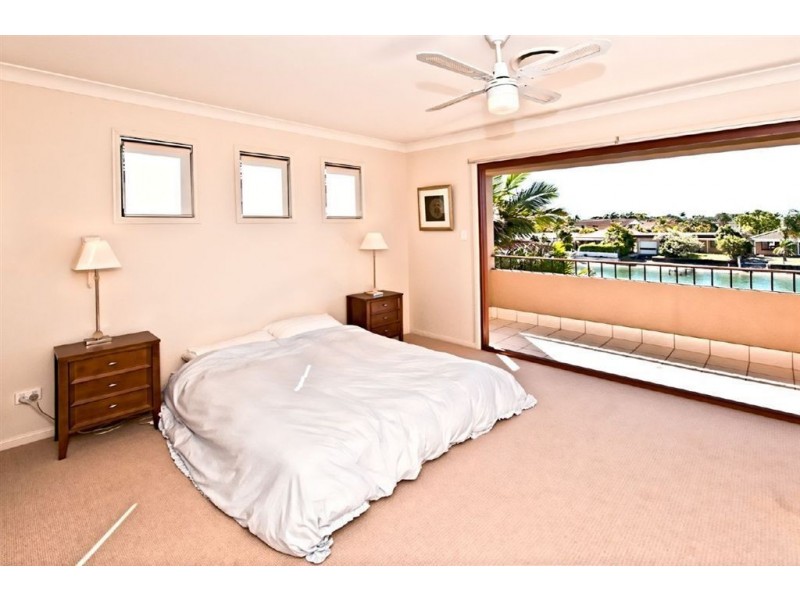 1/13 Vaggelas Crescent, Biggera Waters QLD 4216