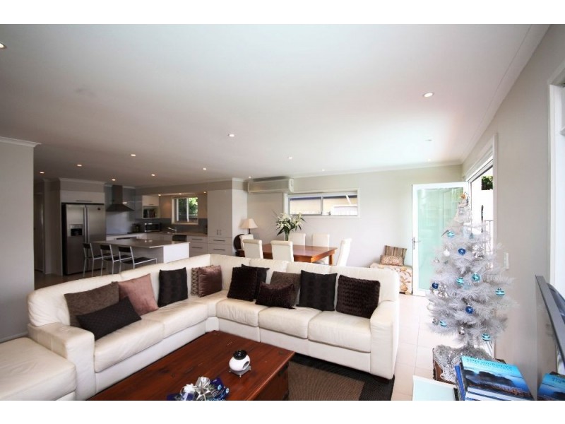 37 Mungera, Runaway Bay QLD 4216