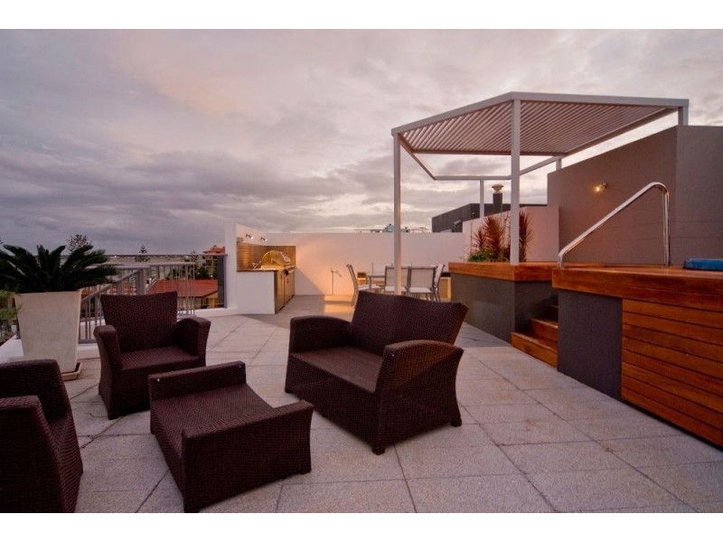 2301/438 Marine Parade, Biggera Waters QLD 4216