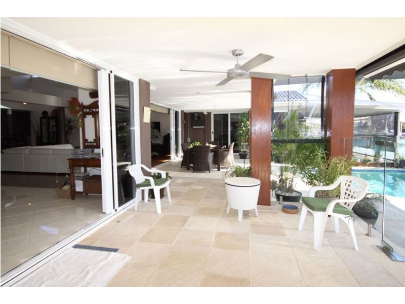 138 Morala Avenue, Runaway Bay QLD 4216