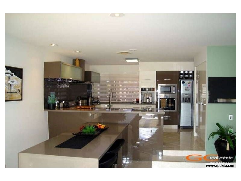 138 Morala Avenue, Runaway Bay QLD 4216