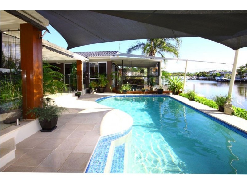 138 Morala Avenue, Runaway Bay QLD 4216