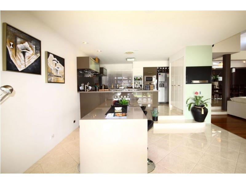 138 Morala Avenue, Runaway Bay QLD 4216