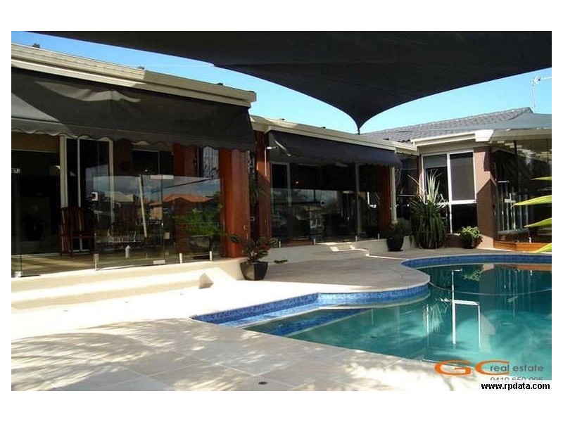 138 Morala Avenue, Runaway Bay QLD 4216
