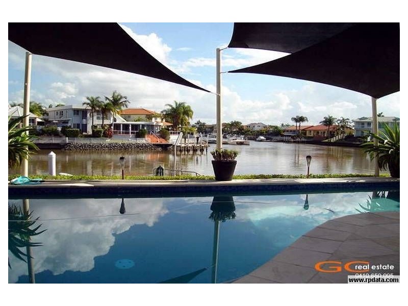 138 Morala Avenue, Runaway Bay QLD 4216