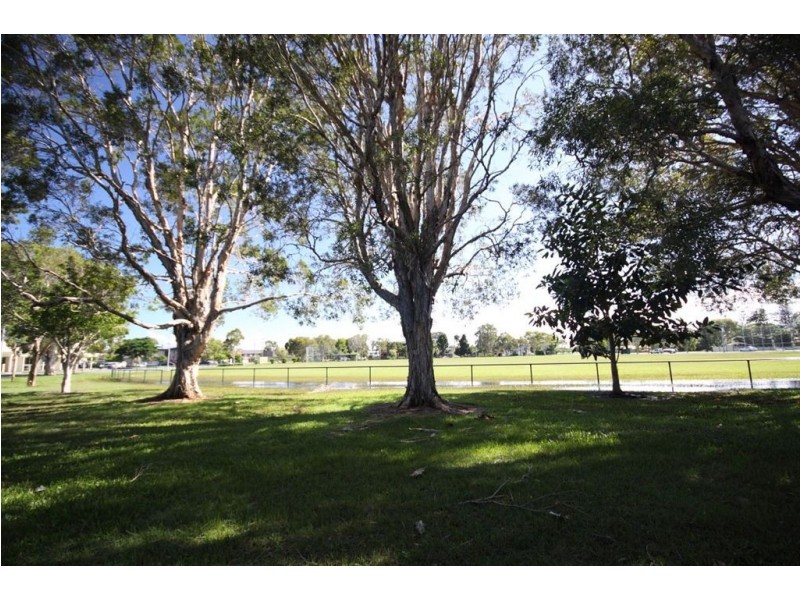 2/24 Bruce Avenue, Paradise Point QLD 4216