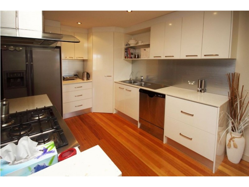 2/54 Markham Avenue, Runaway Bay QLD 4216