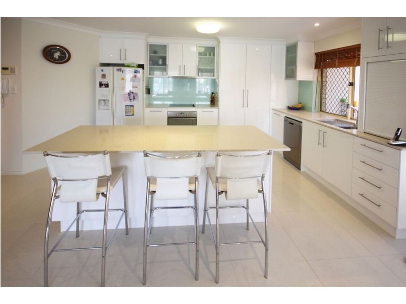 7 Chesterfield Place, Runaway Bay QLD 4216