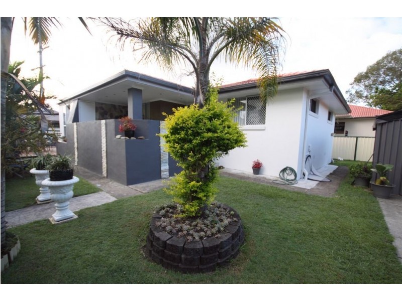 65 Ocean Street, Runaway Bay QLD 4216