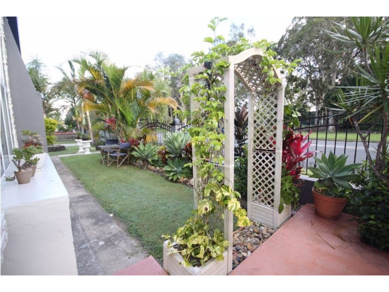 65 Ocean Street, Runaway Bay QLD 4216