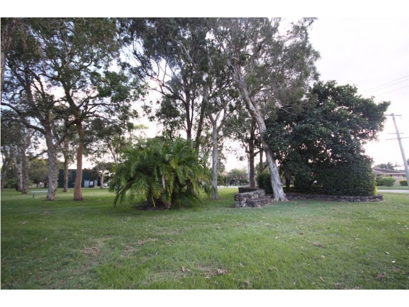 65 Ocean Street, Runaway Bay QLD 4216