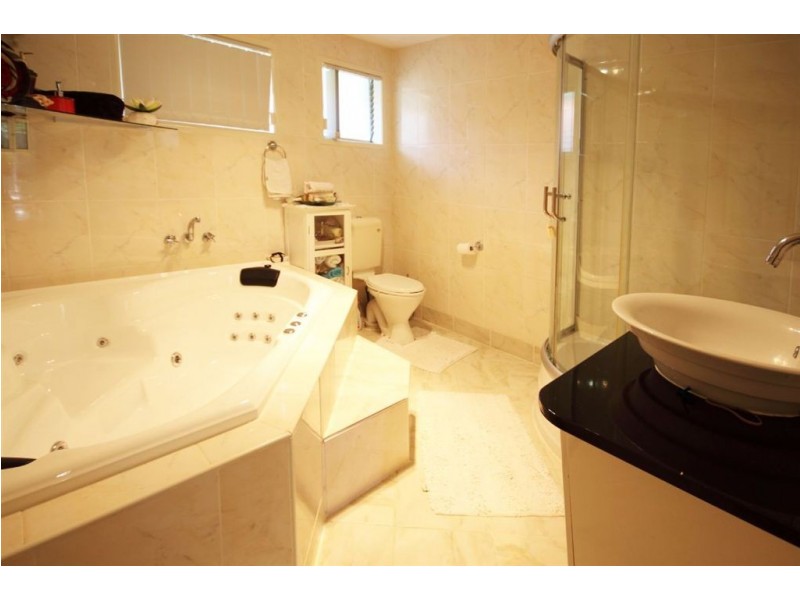 65 Ocean Street, Runaway Bay QLD 4216