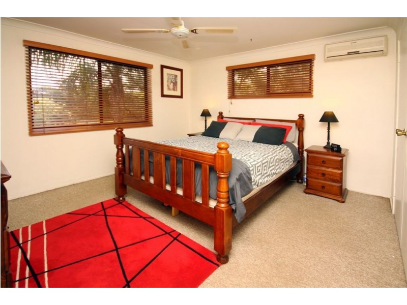 1/77 Olsen Avenue, Labrador QLD 4215