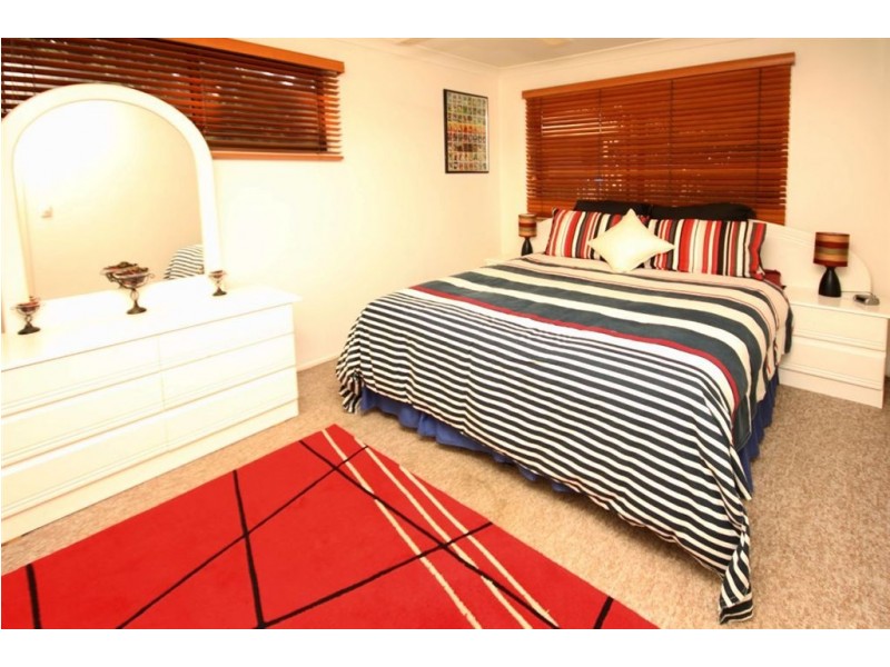 1/77 Olsen Avenue, Labrador QLD 4215