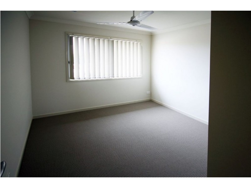 4/136 Central Street, Labrador QLD 4215