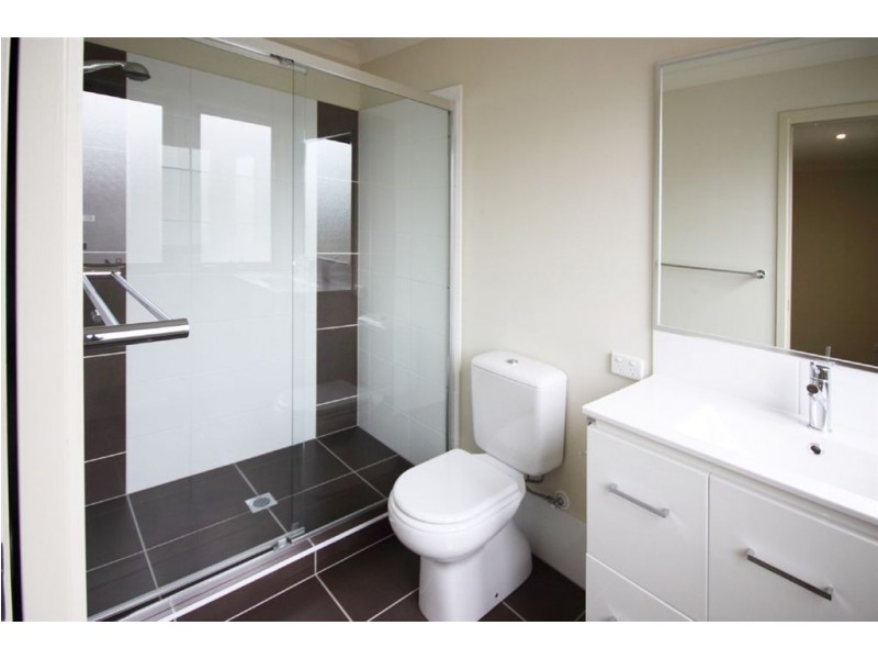 4/136 Central Street, Labrador QLD 4215