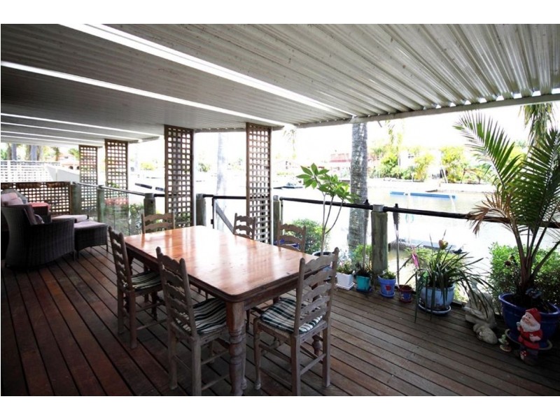 11 Columbus, Hollywell QLD 4216