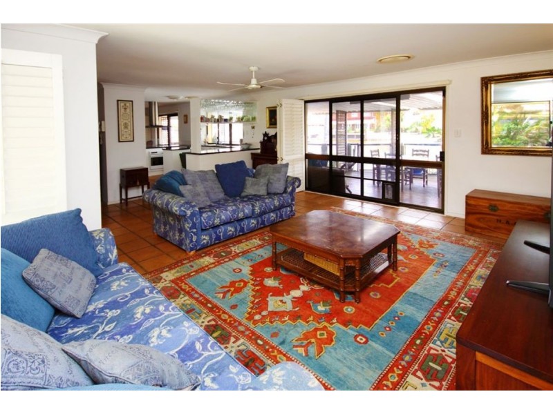 11 Columbus, Hollywell QLD 4216