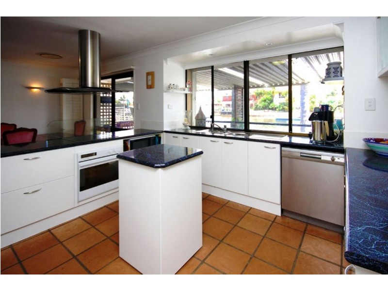 11 Columbus, Hollywell QLD 4216