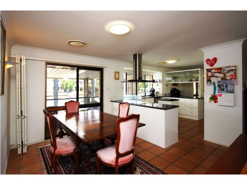 11 Columbus, Hollywell QLD 4216