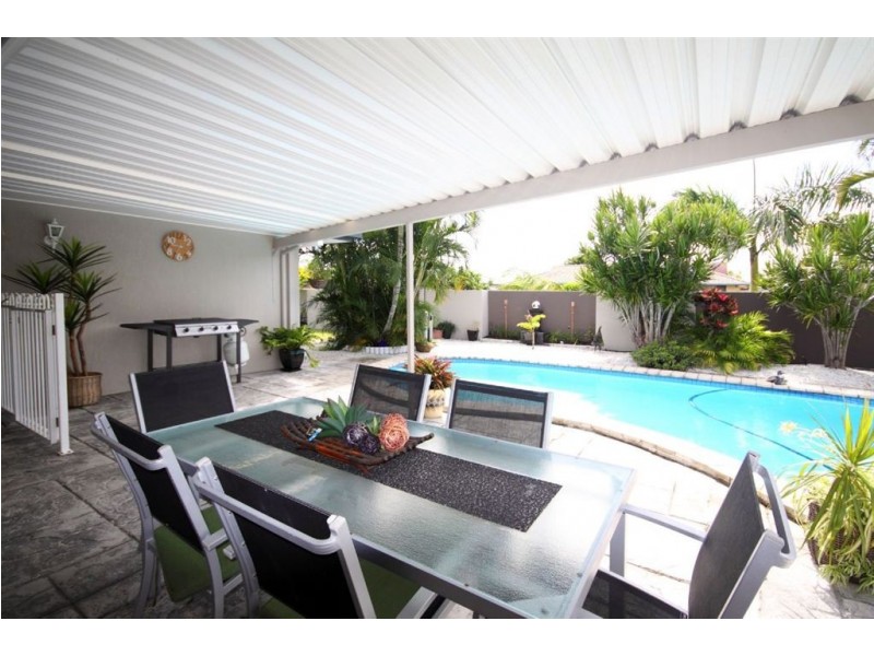 8 Hyacinth Avenue, Hollywell QLD 4216