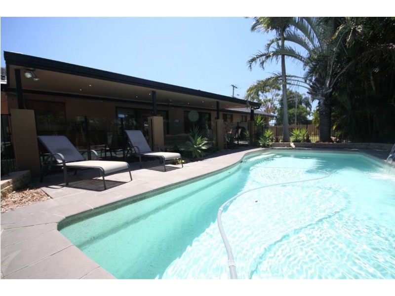 2 Kikori, Runaway Bay QLD 4216