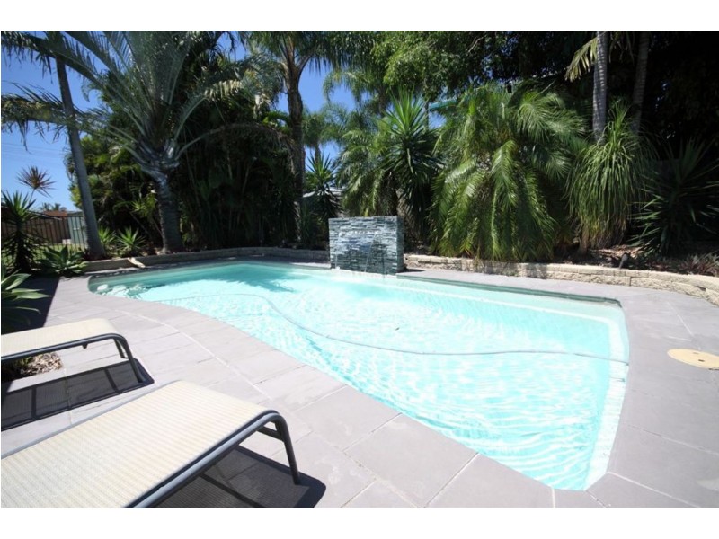 2 Kikori, Runaway Bay QLD 4216