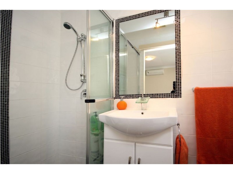 21 Ashgrove Street, Runaway Bay QLD 4216