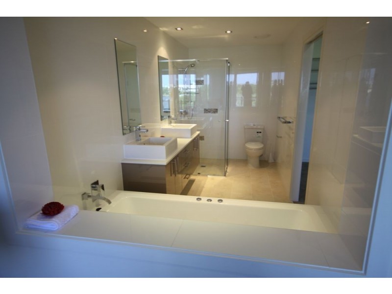 4/5229 Emerald Island Drive, Benowa QLD 4217