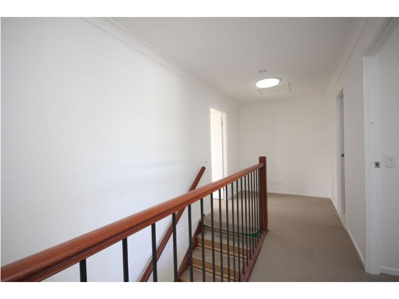 4/446 Pine Ridge Rd, Coombabah QLD 4216