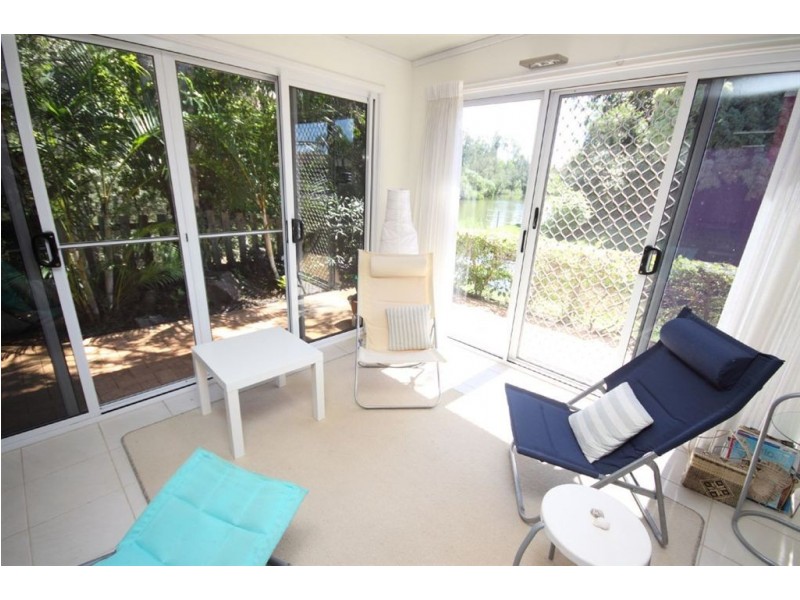 1/84 Kangaroo Avenue, Coombabah QLD 4216