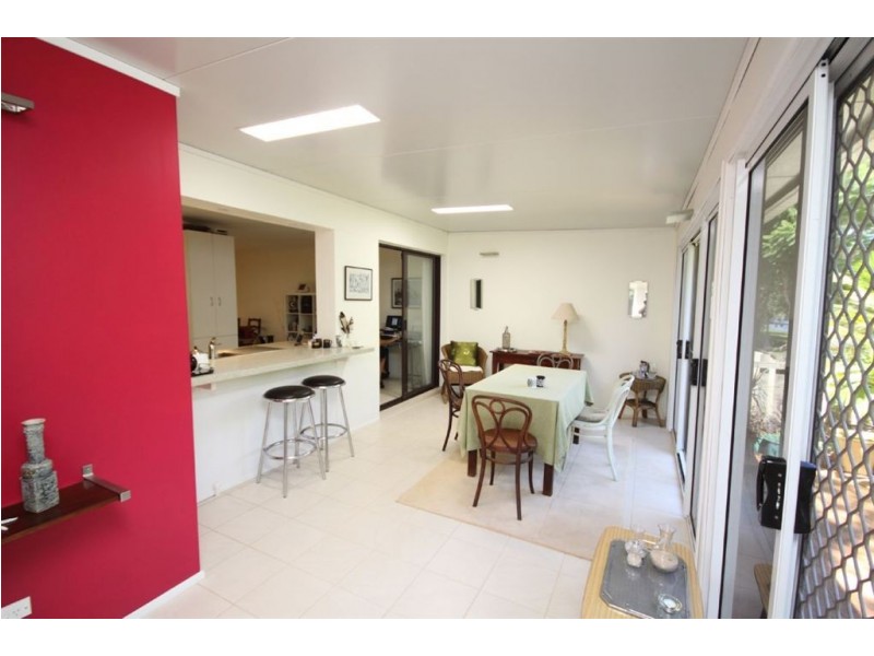 1/84 Kangaroo Avenue, Coombabah QLD 4216