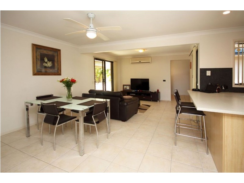 42 Columbus Drive, Hollywell QLD 4216