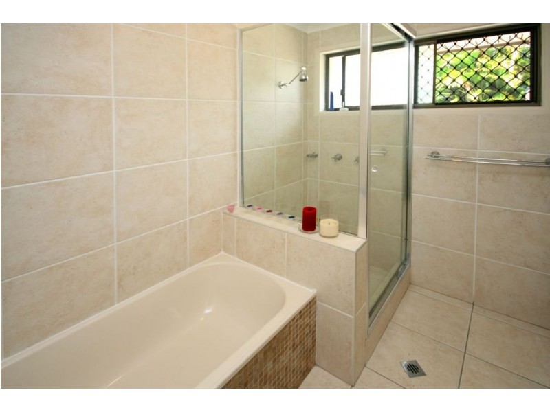 42 Columbus Drive, Hollywell QLD 4216